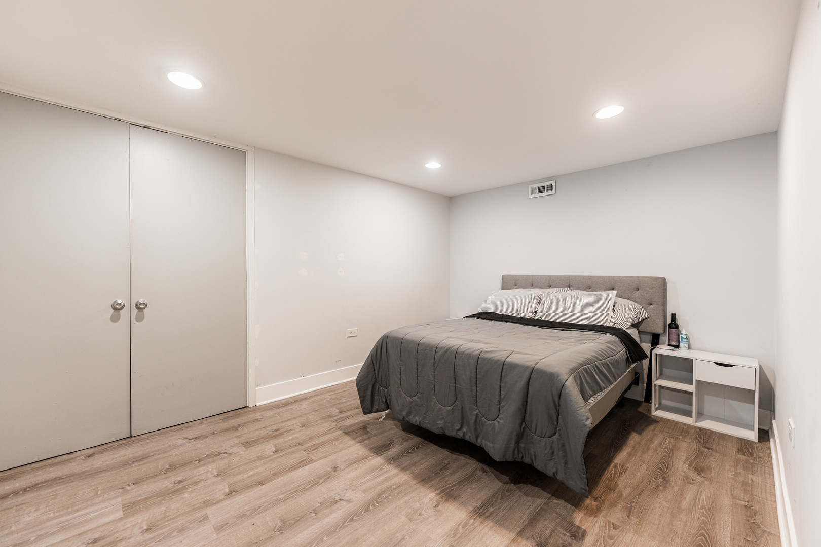 7341 N California Avenue