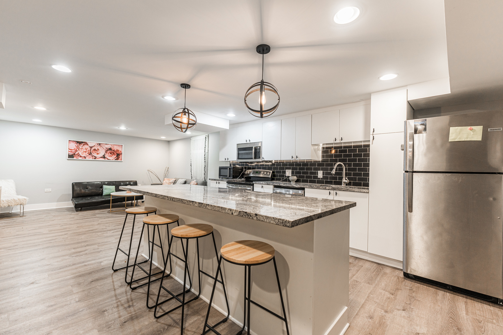 7341 N California Avenue