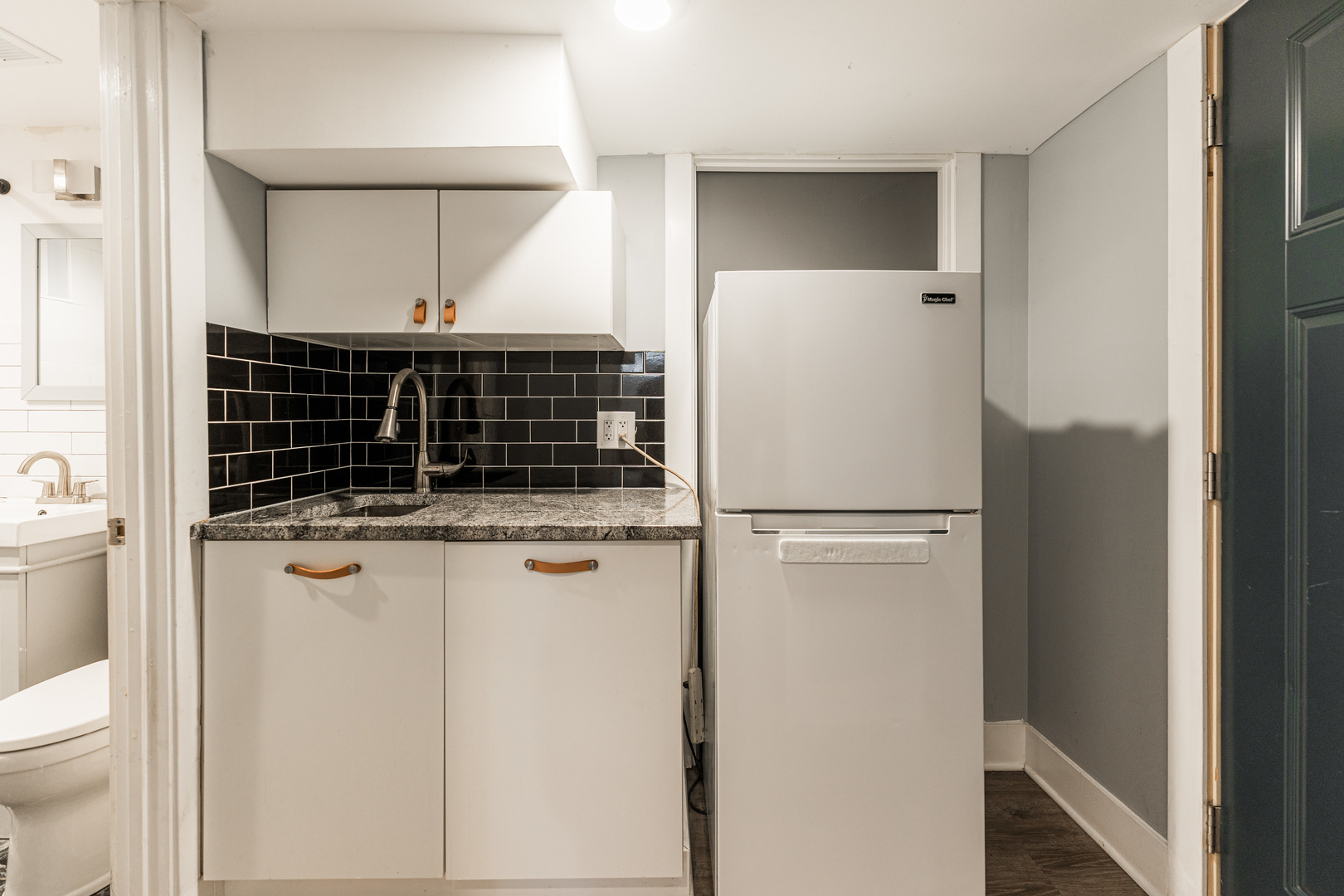 7341 N California Avenue