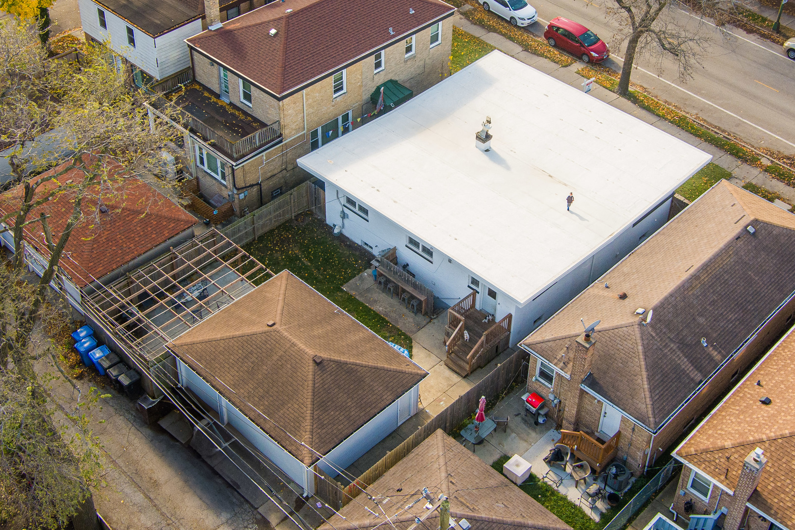 7341 N California Avenue