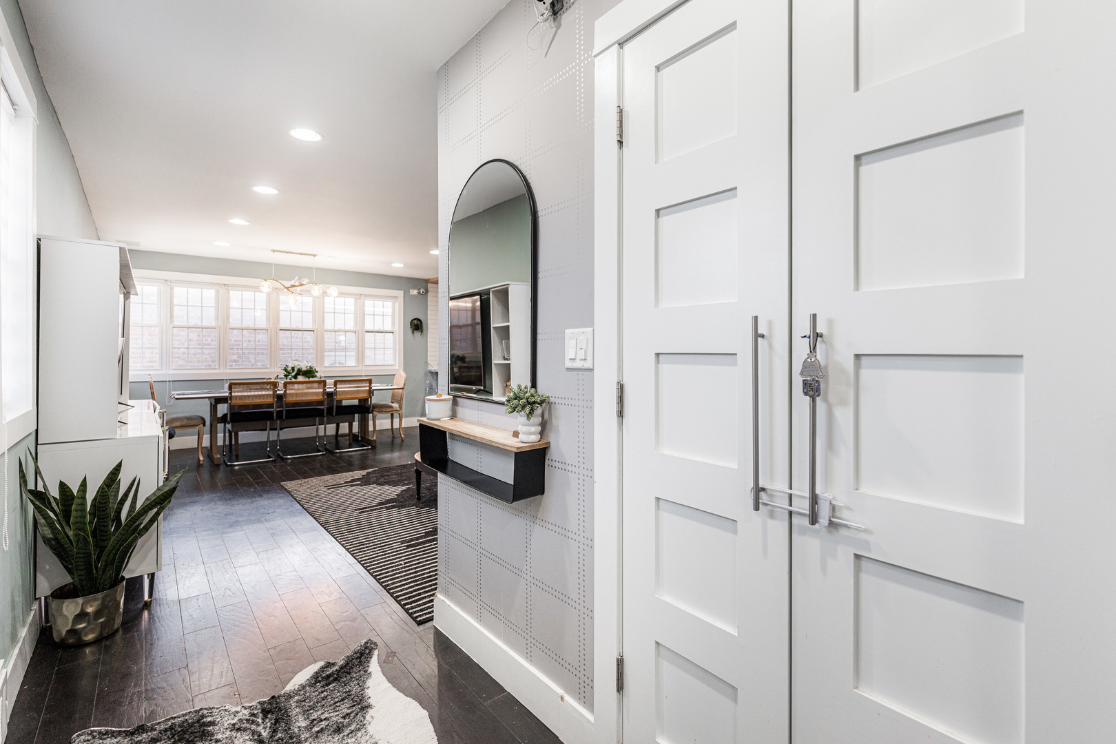 7341 N California Avenue