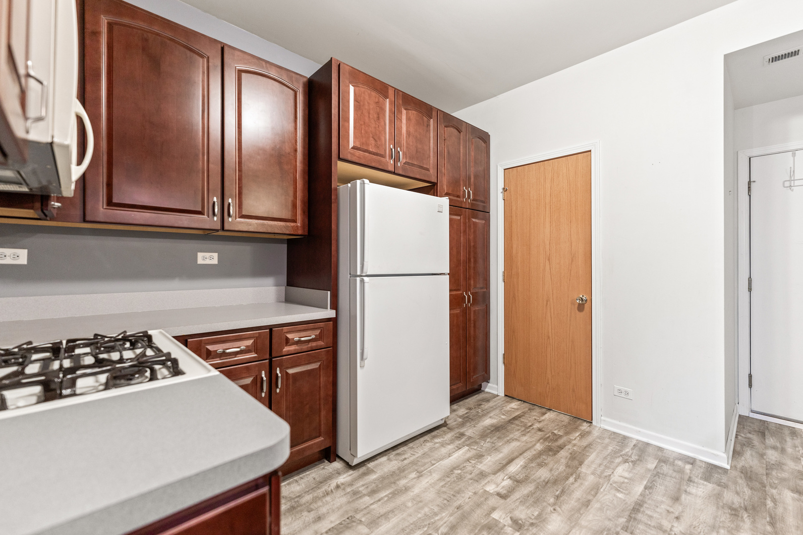 531 Springbrook Trail N