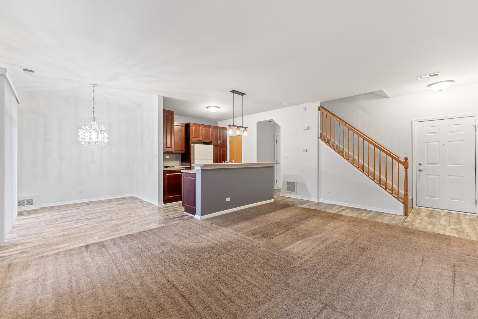 531 Springbrook Trail N