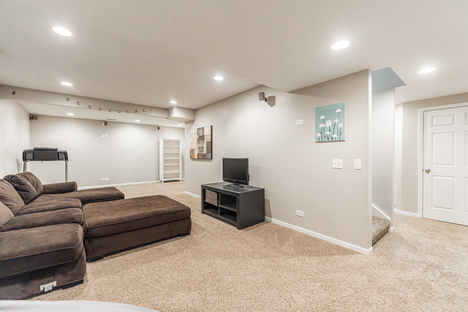 1975 Fountain Grass Circle