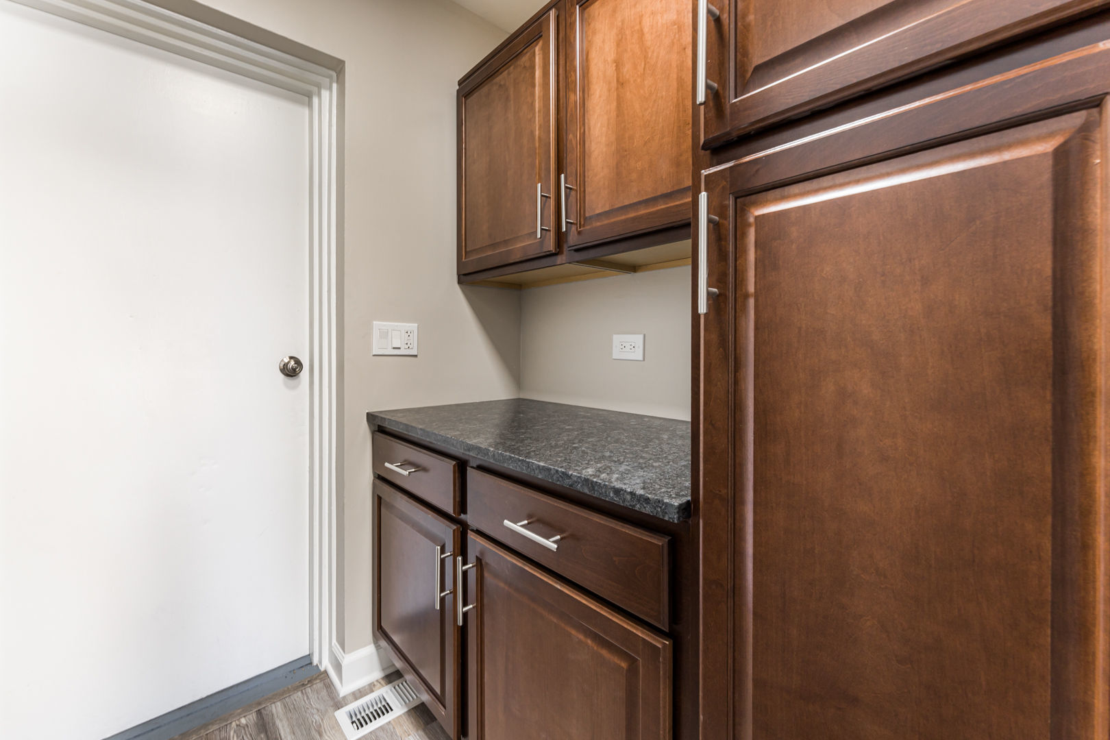 305 Milton Court Unit: B