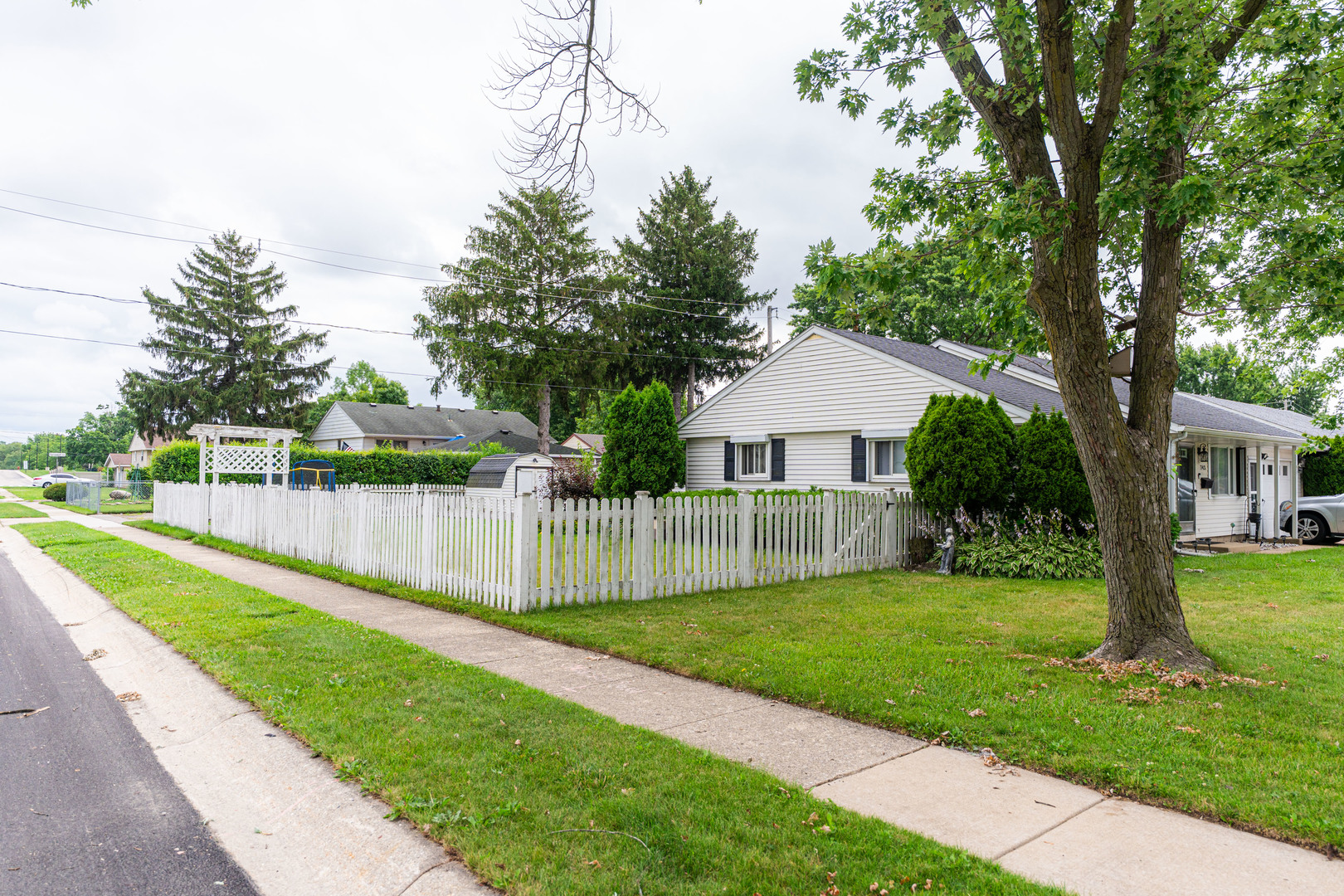 743 Geneva Avenue