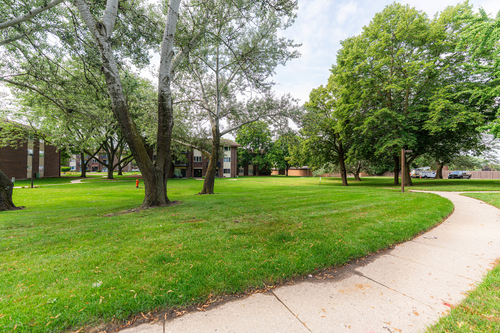 5S040 Pebblewood Lane Unit: W303