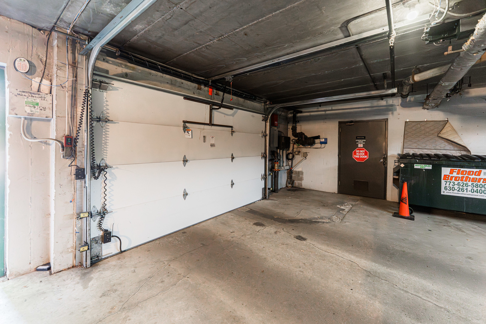 5S040 Pebblewood Lane Unit: W303