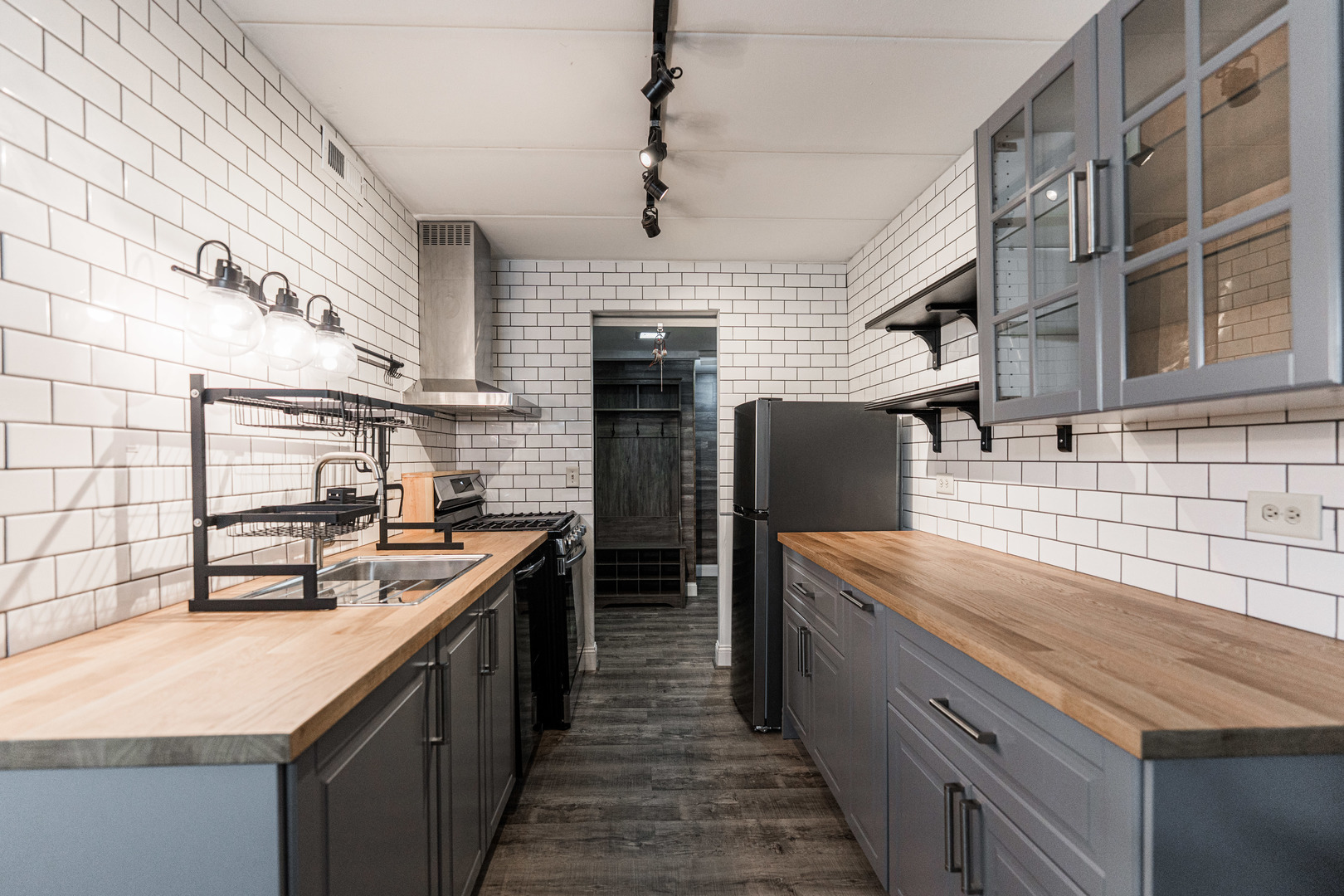 5S040 Pebblewood Lane Unit: W303