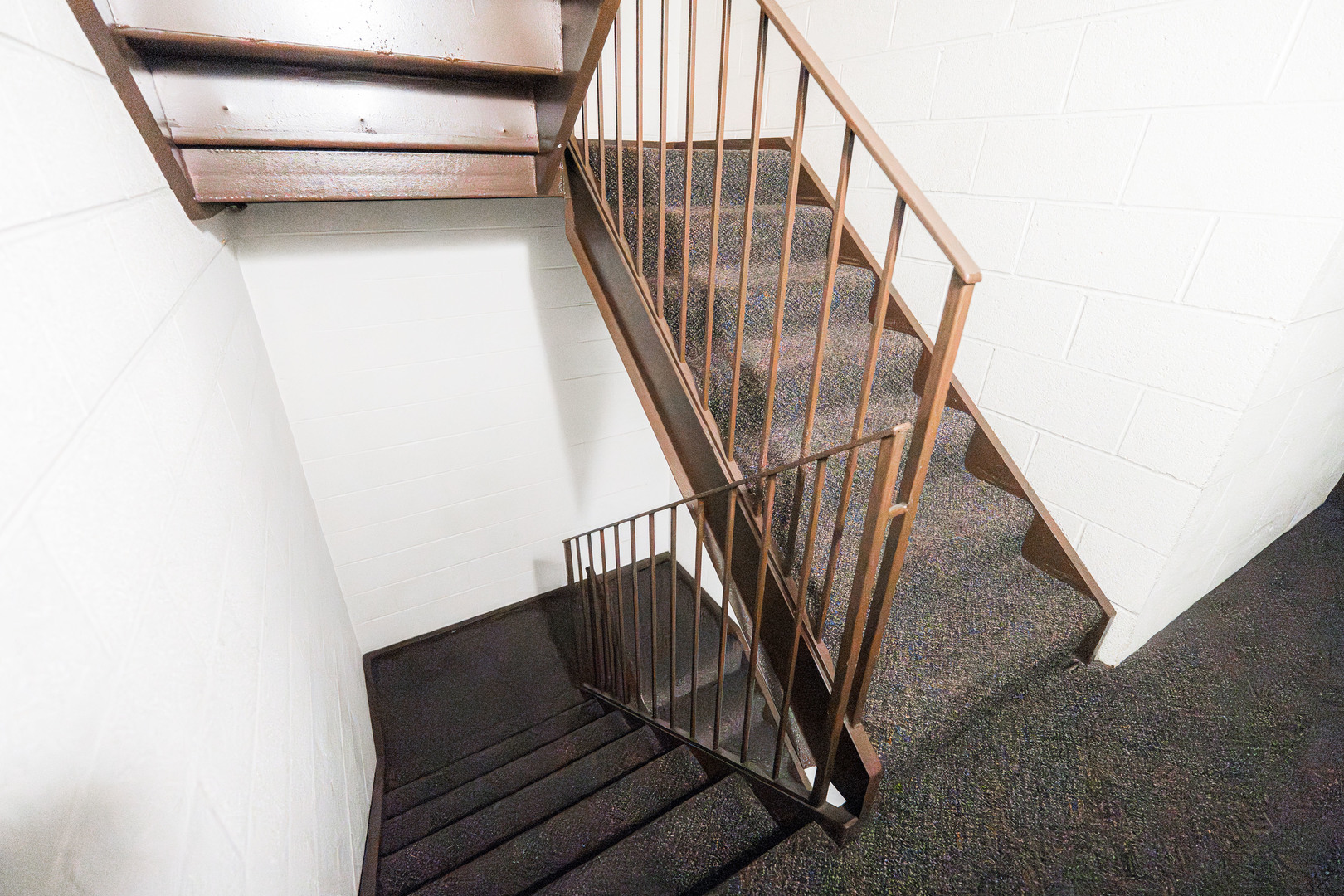 5S040 Pebblewood Lane Unit: W303