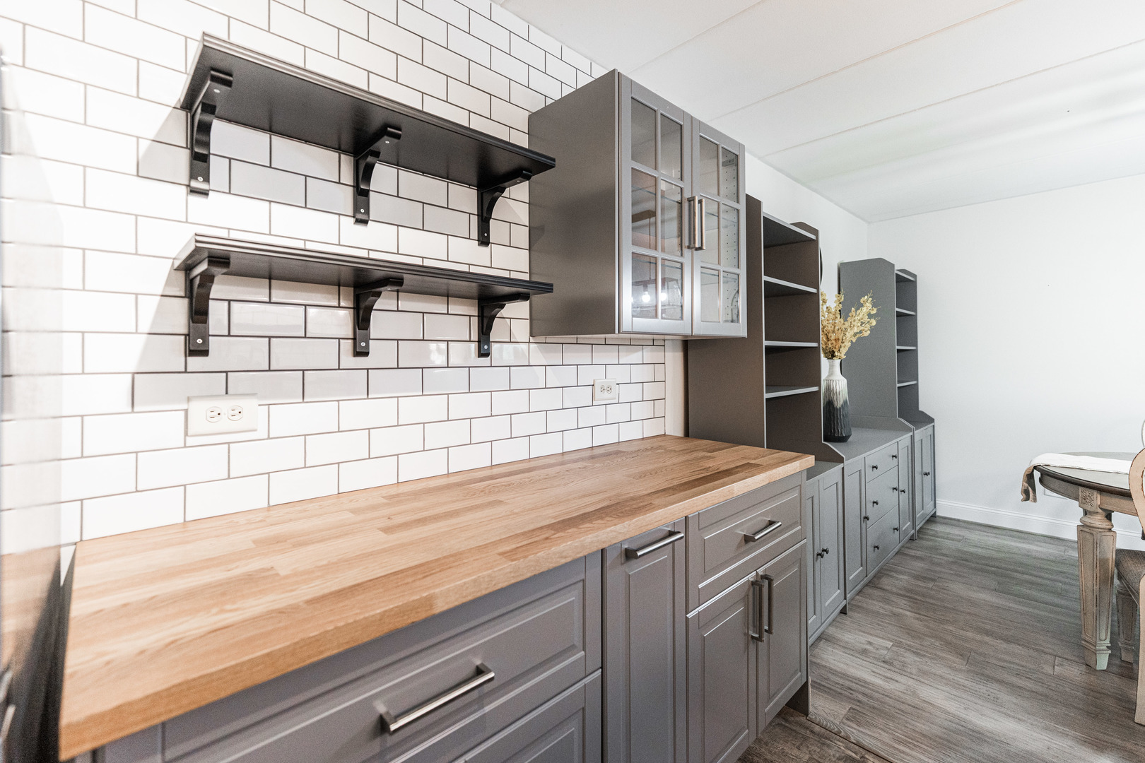 5S040 Pebblewood Lane Unit: W303