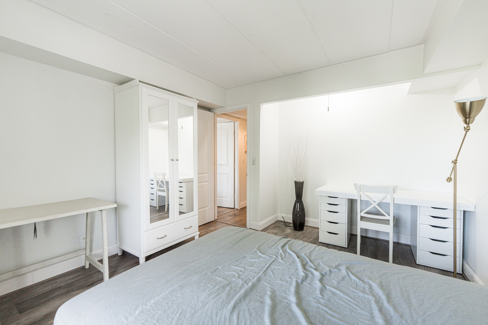 5S040 Pebblewood Lane Unit: W303