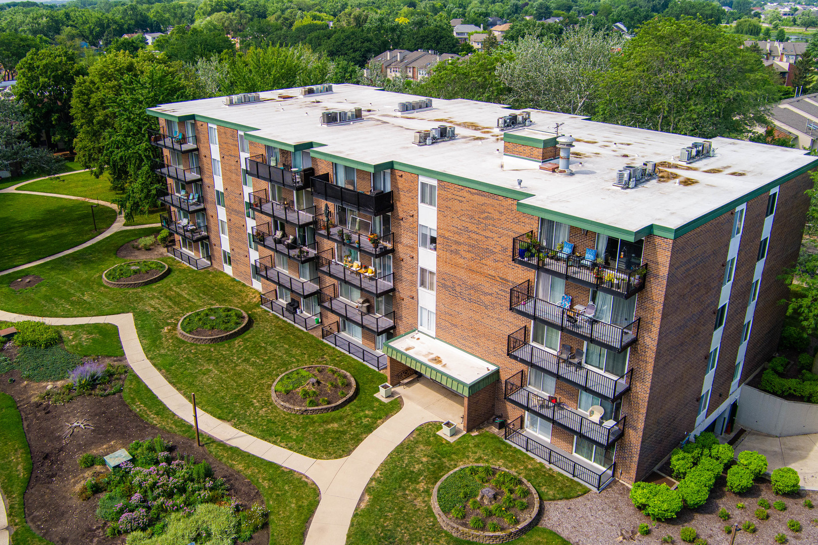 5S040 Pebblewood Lane Unit: W303