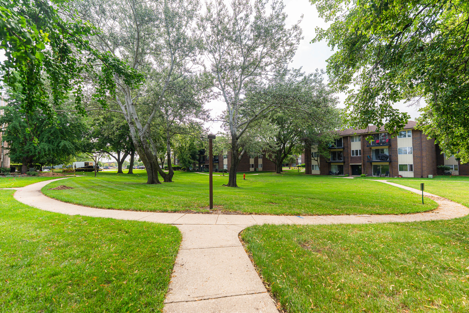 5S040 Pebblewood Lane Unit: W303