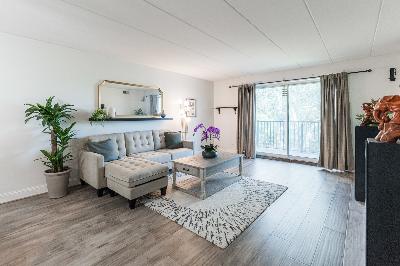5S040 Pebblewood Lane Unit: W303