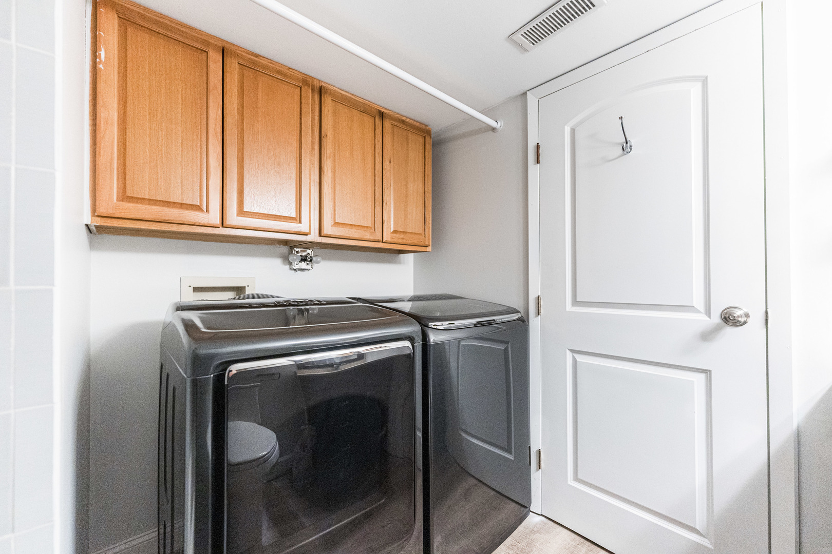 5S040 Pebblewood Lane Unit: W303