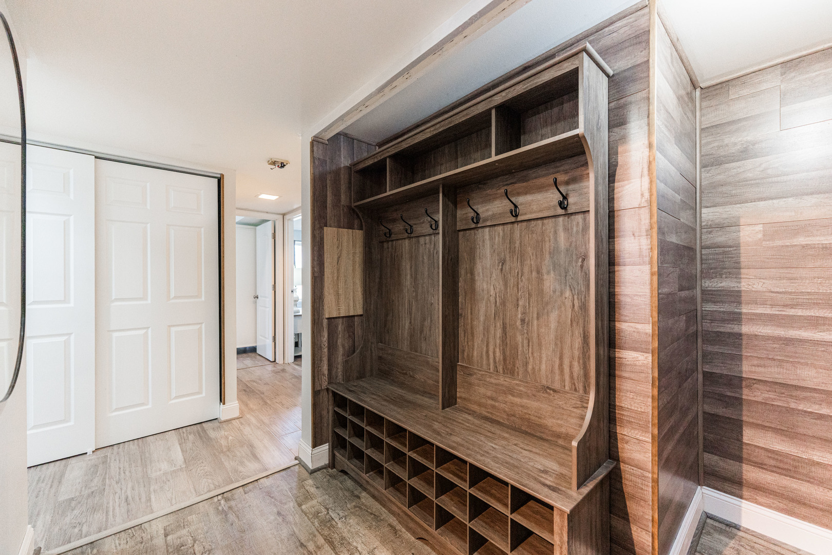 5S040 Pebblewood Lane Unit: W303