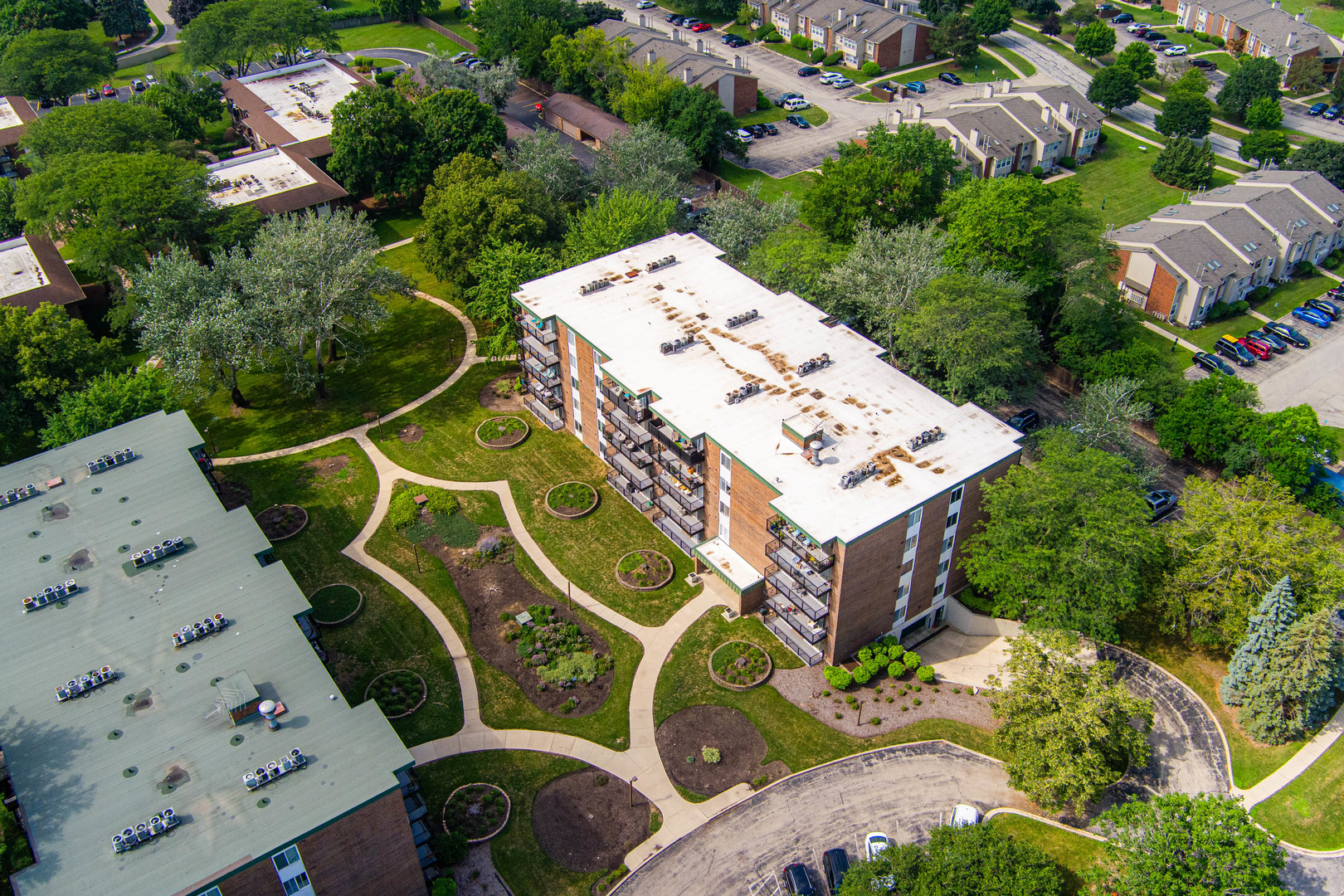5S040 Pebblewood Lane Unit: W303