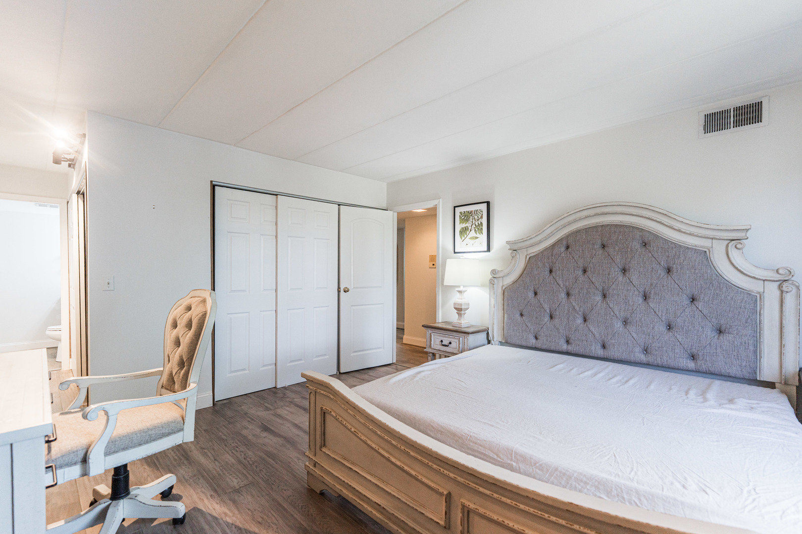 5S040 Pebblewood Lane Unit: W303
