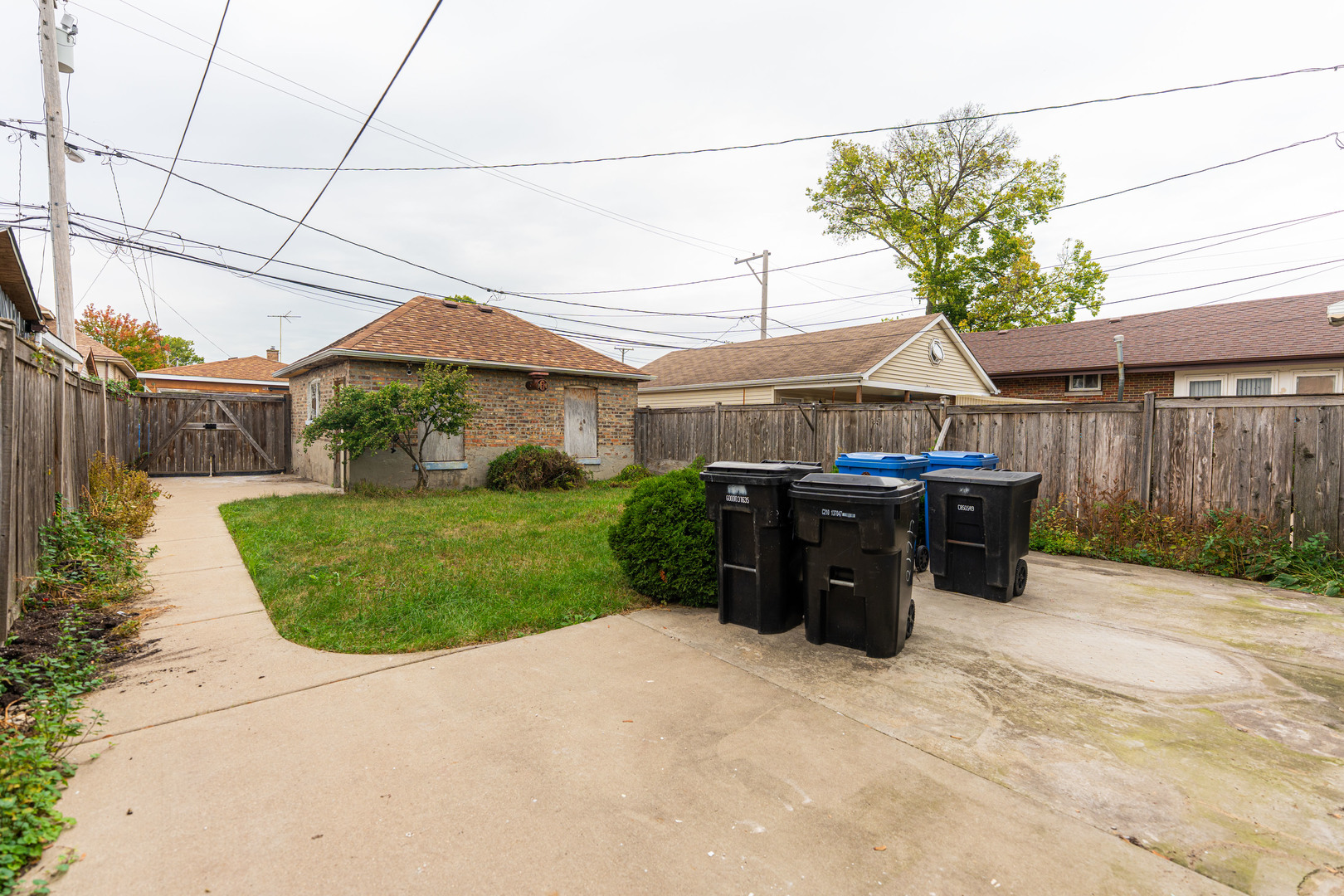 4610 W Altgeld Street