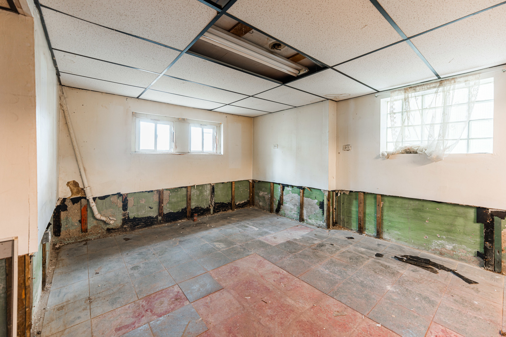 4610 W Altgeld Street