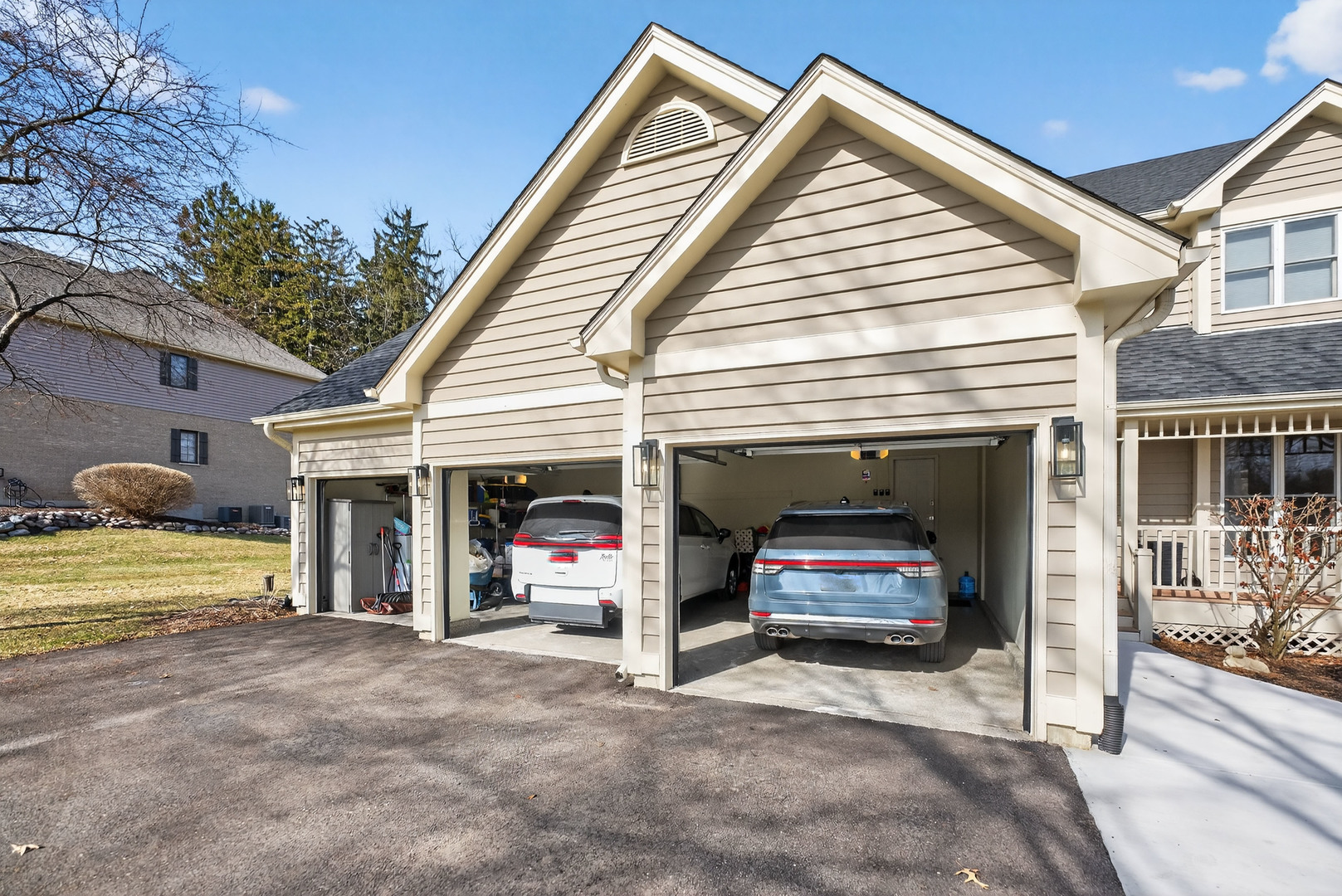 41W716 Hunters Hill Drive