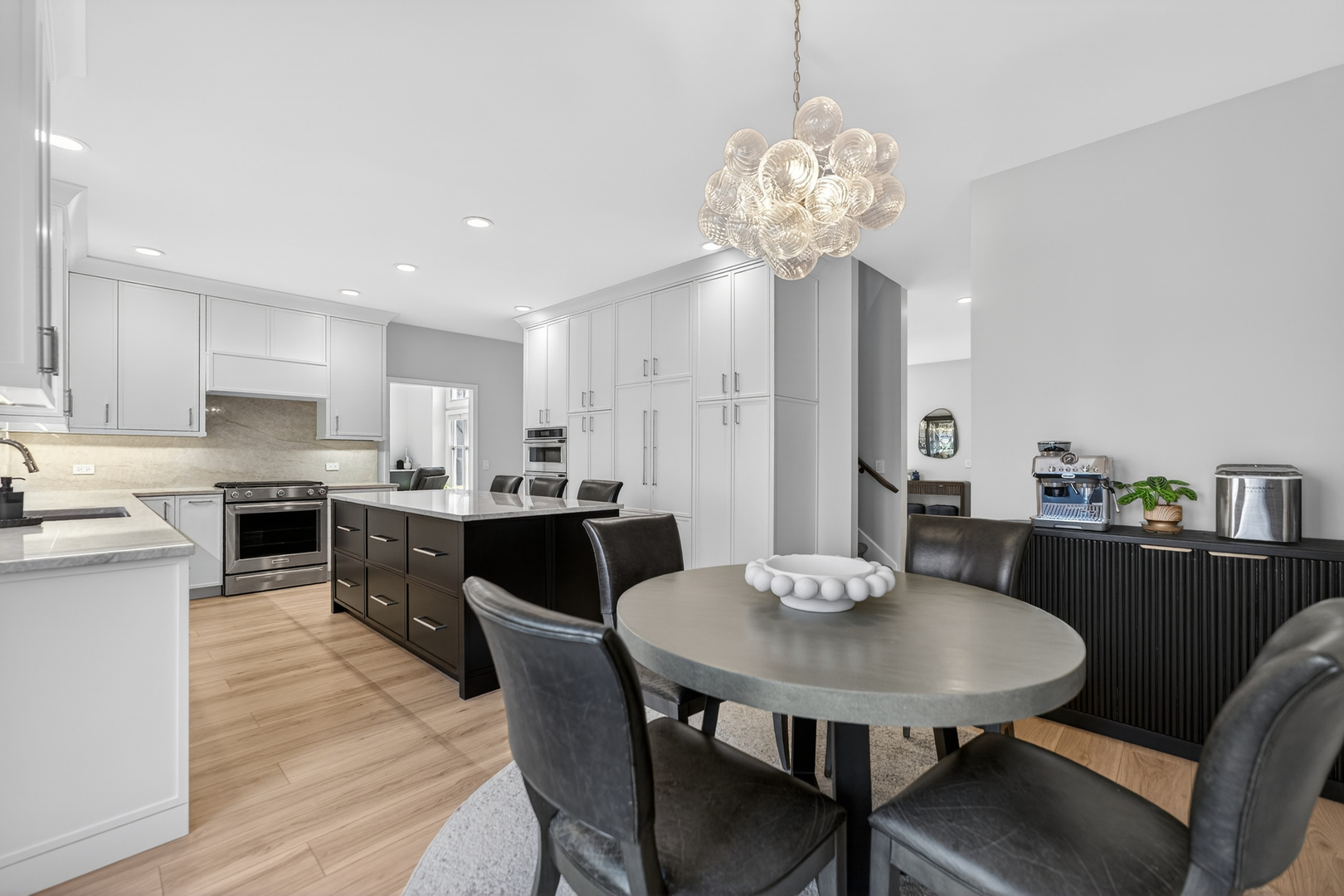 41W716 Hunters Hill Drive