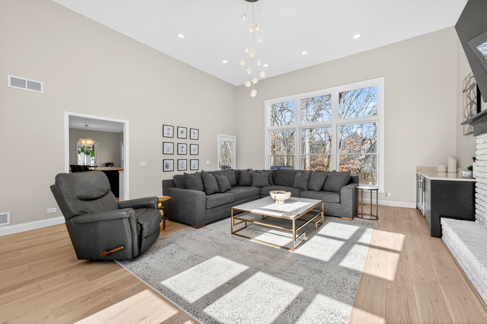 41W716 Hunters Hill Drive