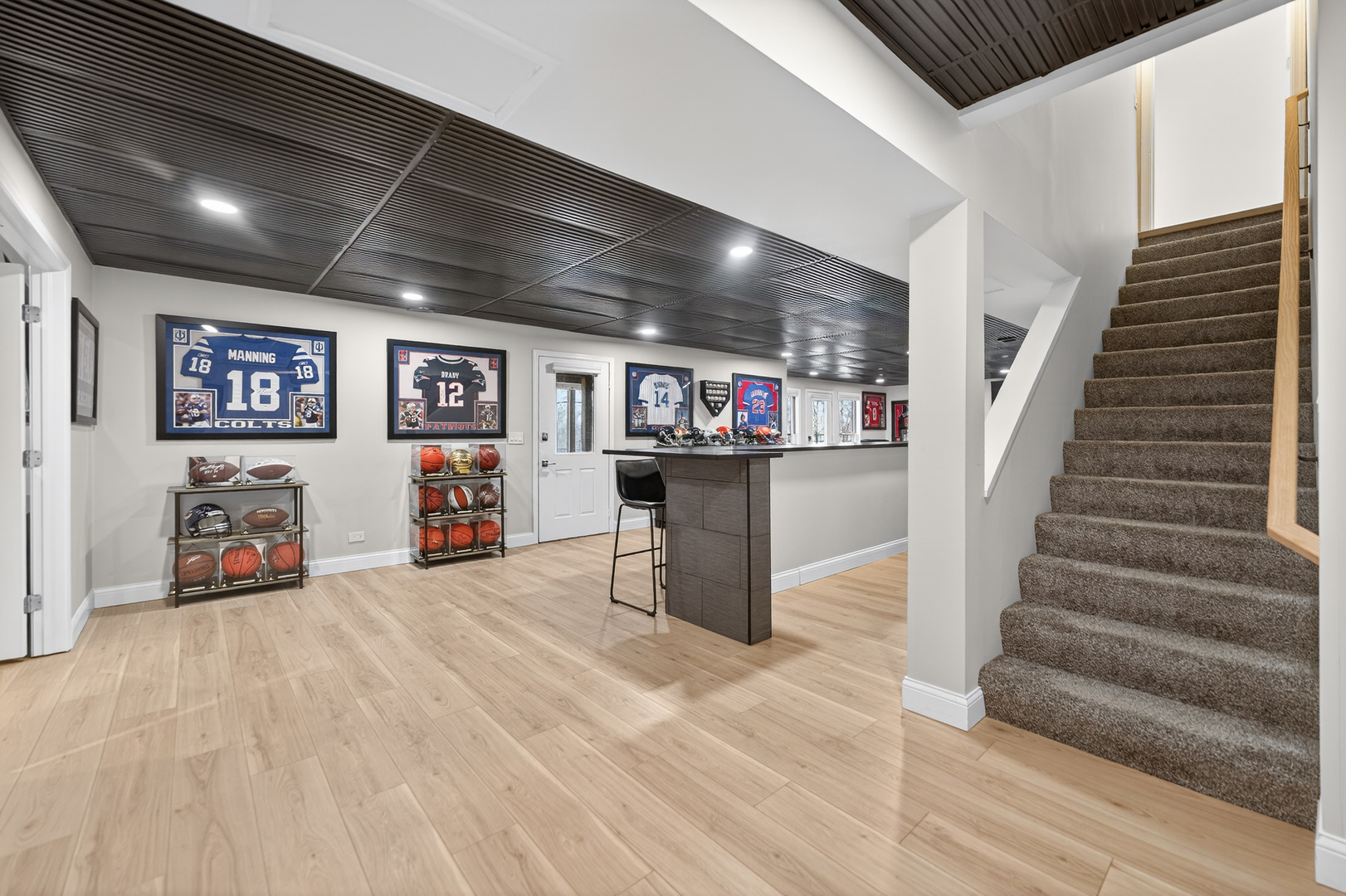 41W716 Hunters Hill Drive