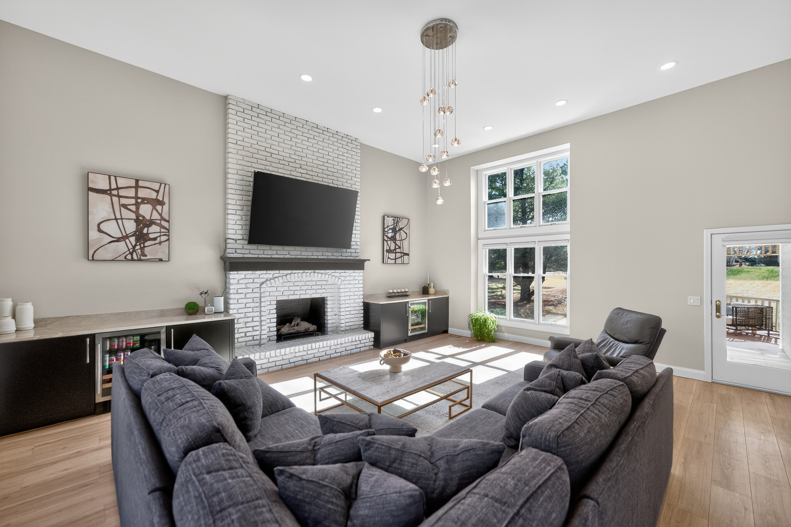 41W716 Hunters Hill Drive