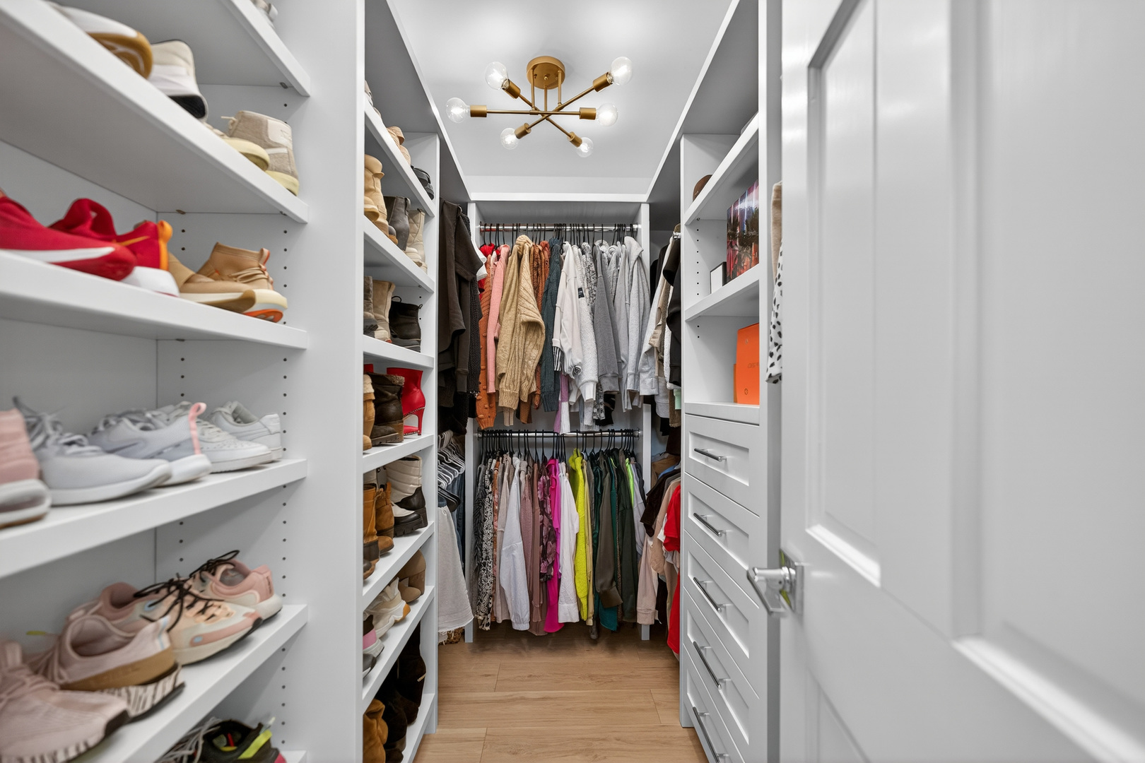 41W716 Hunters Hill Drive