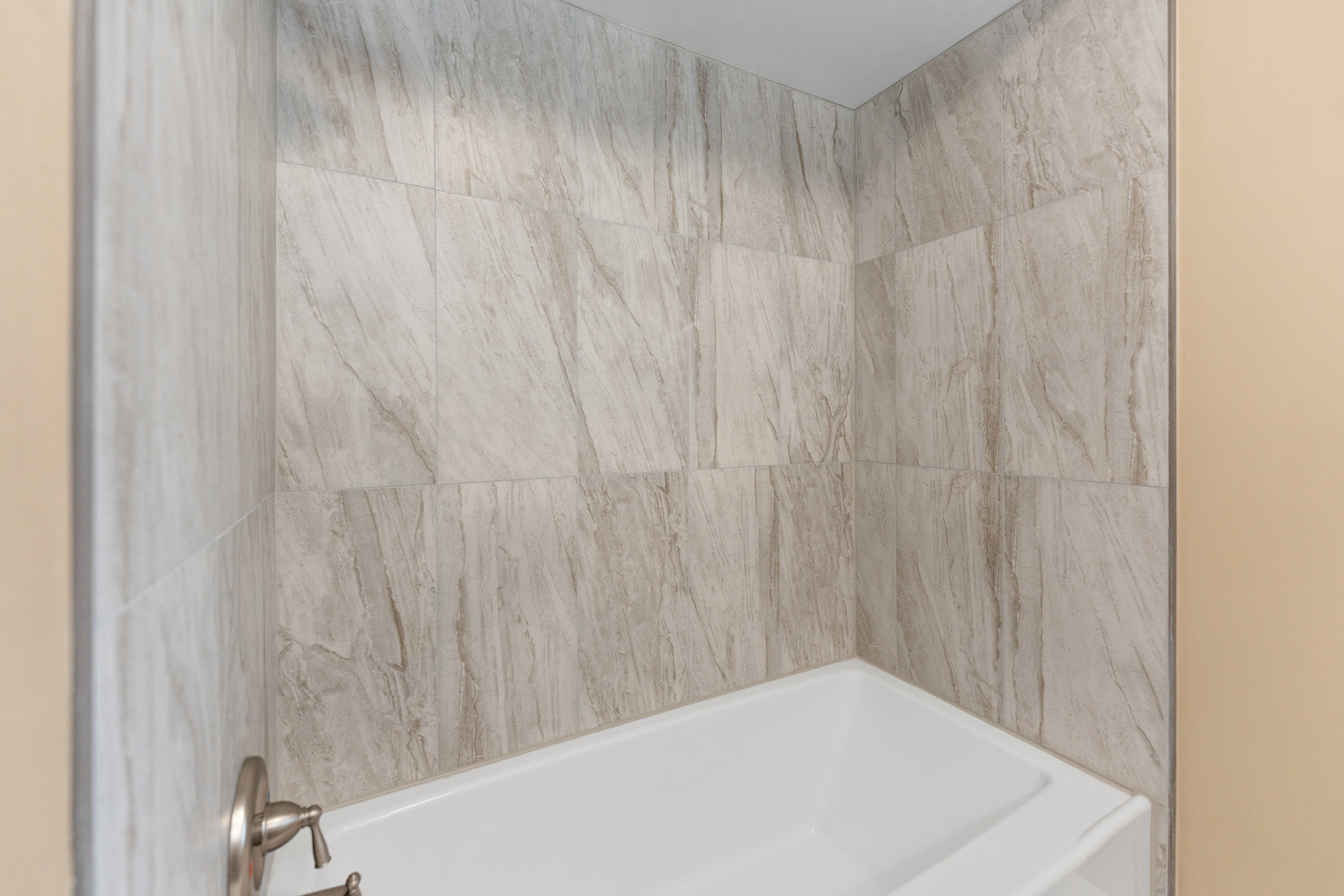 286 Wayne Court Unit: 2