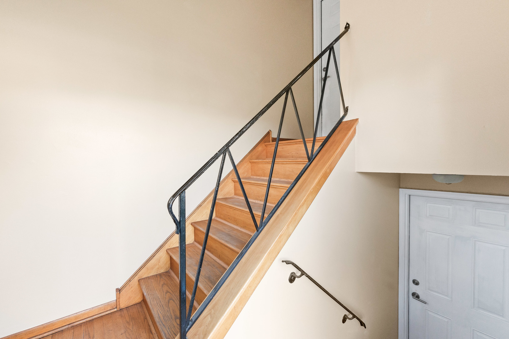 286 Wayne Court Unit: 2