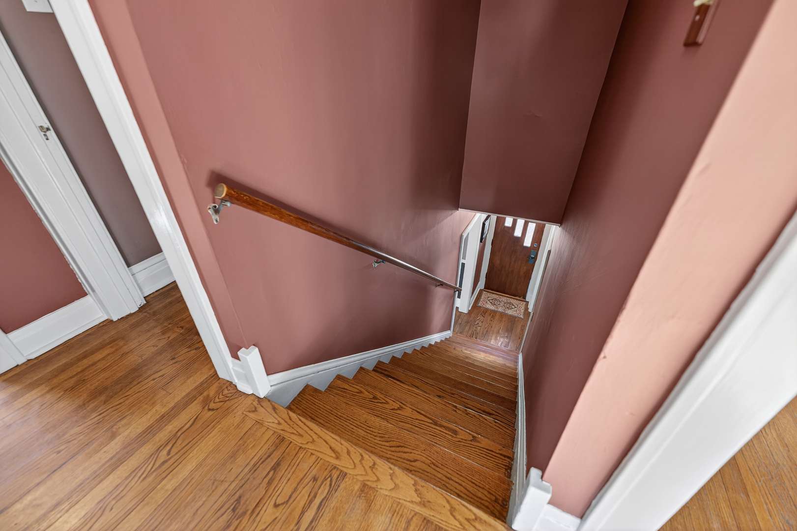 323 Hawthorne Boulevard