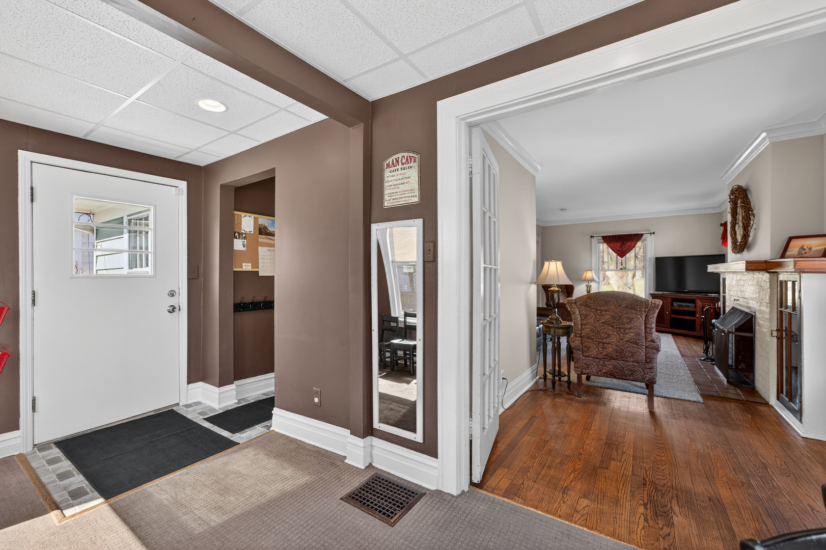 323 Hawthorne Boulevard