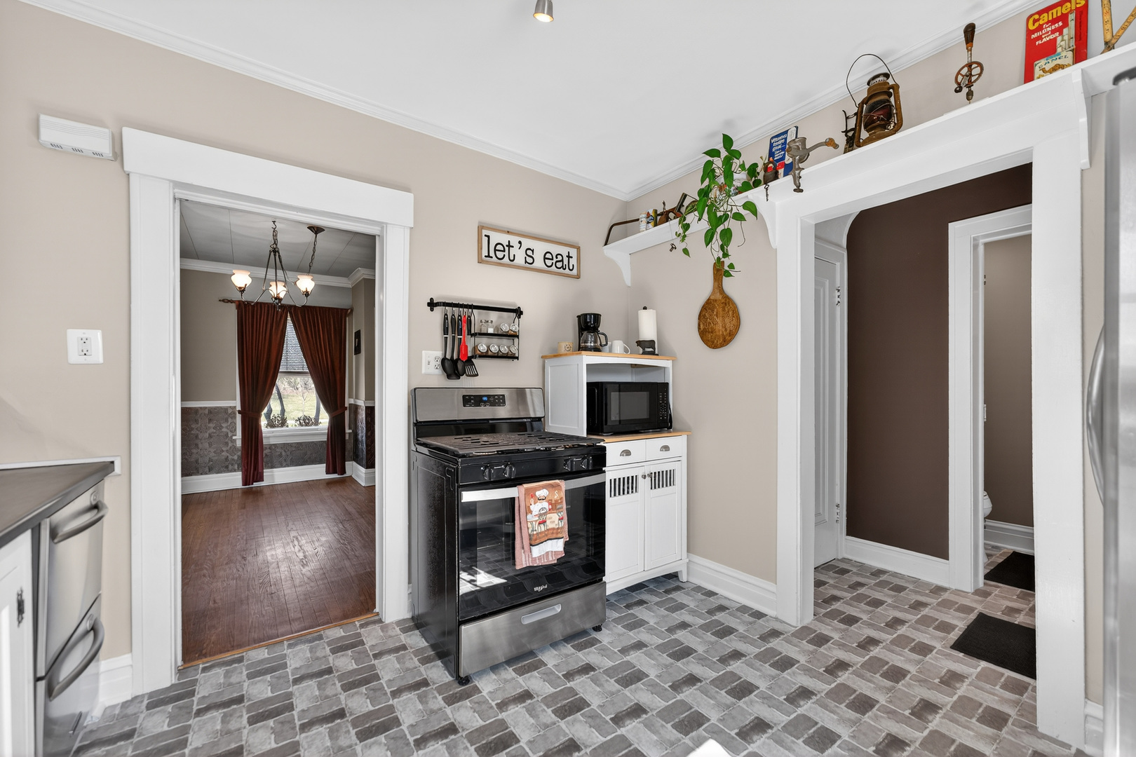 323 Hawthorne Boulevard