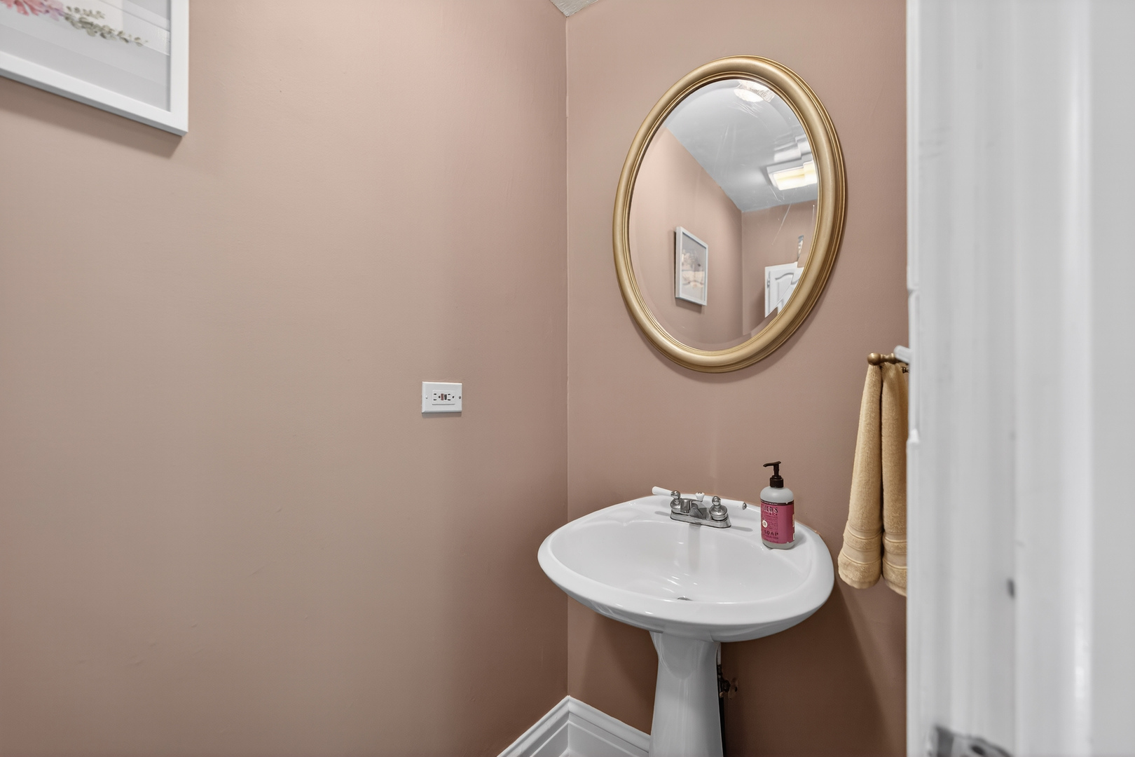 323 Hawthorne Boulevard