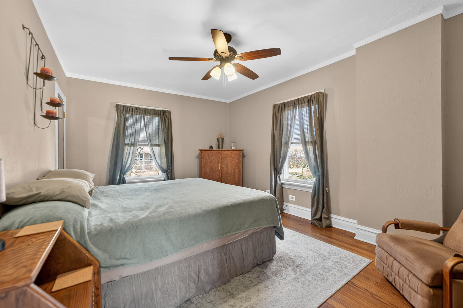 323 Hawthorne Boulevard