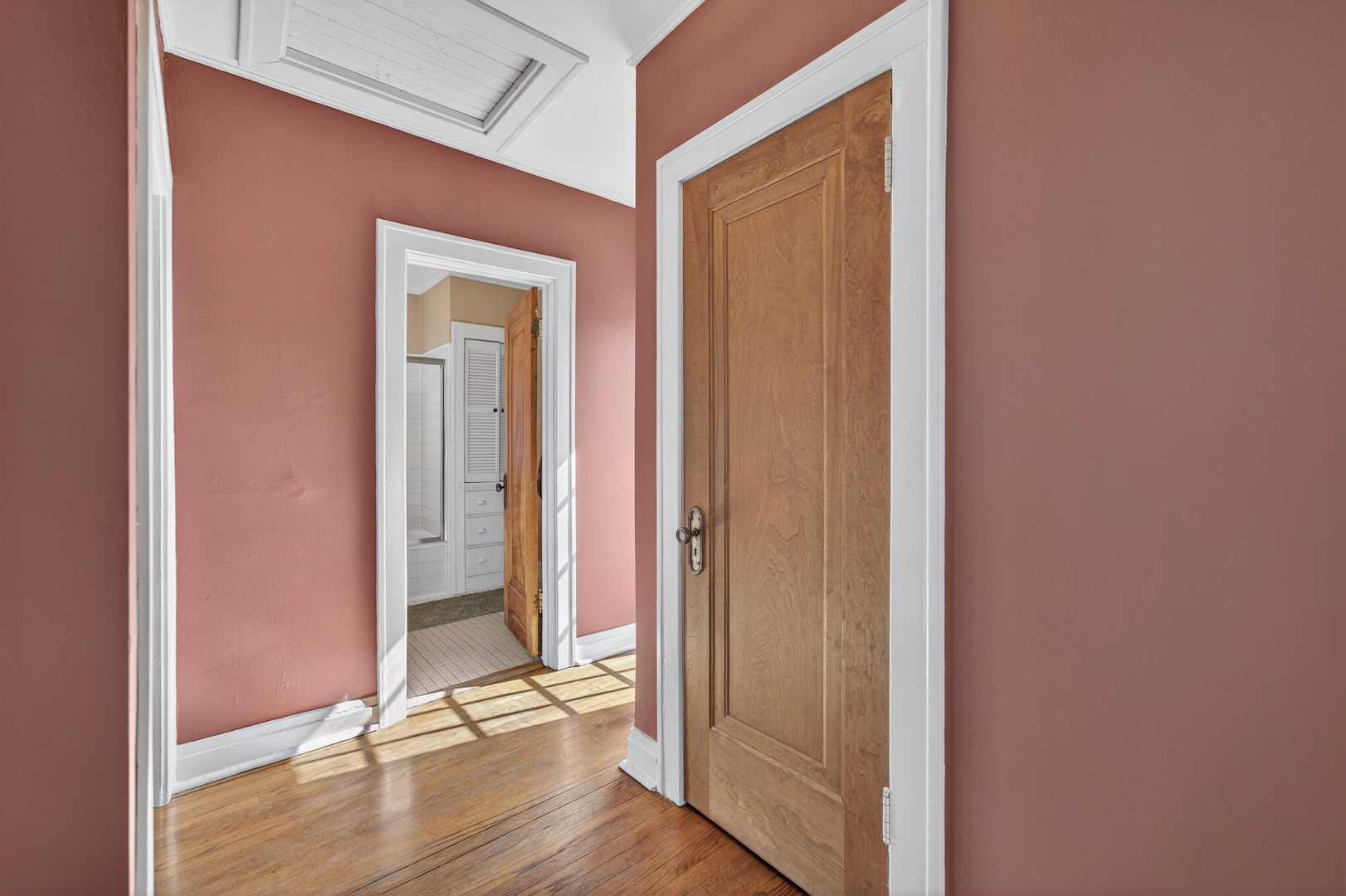 323 Hawthorne Boulevard