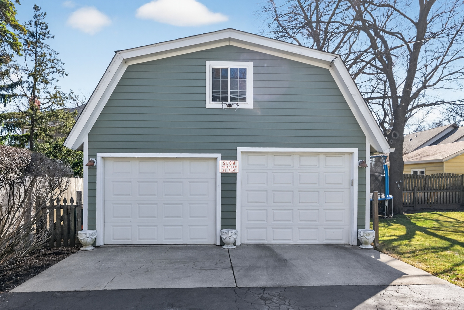 323 Hawthorne Boulevard