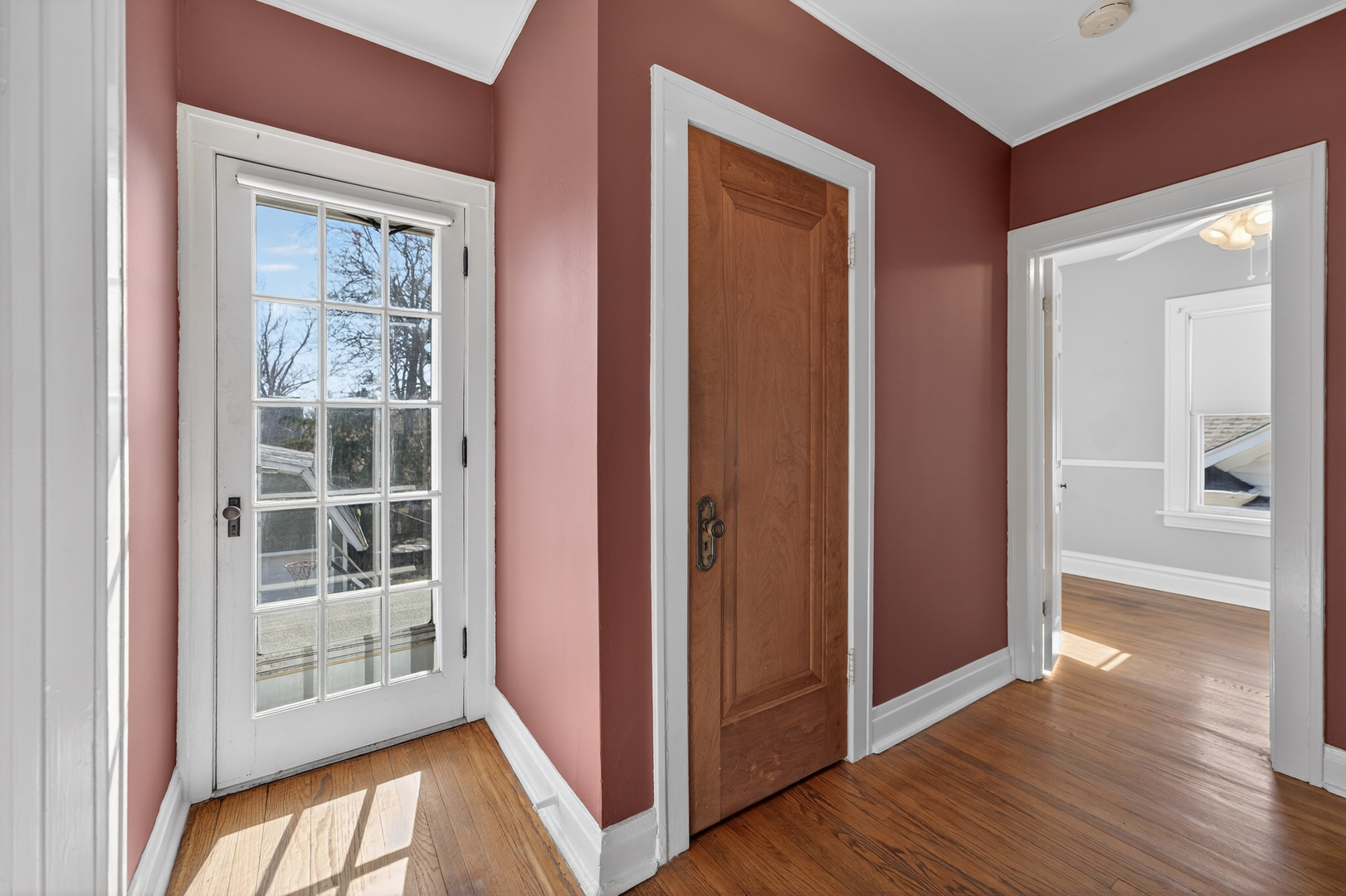 323 Hawthorne Boulevard