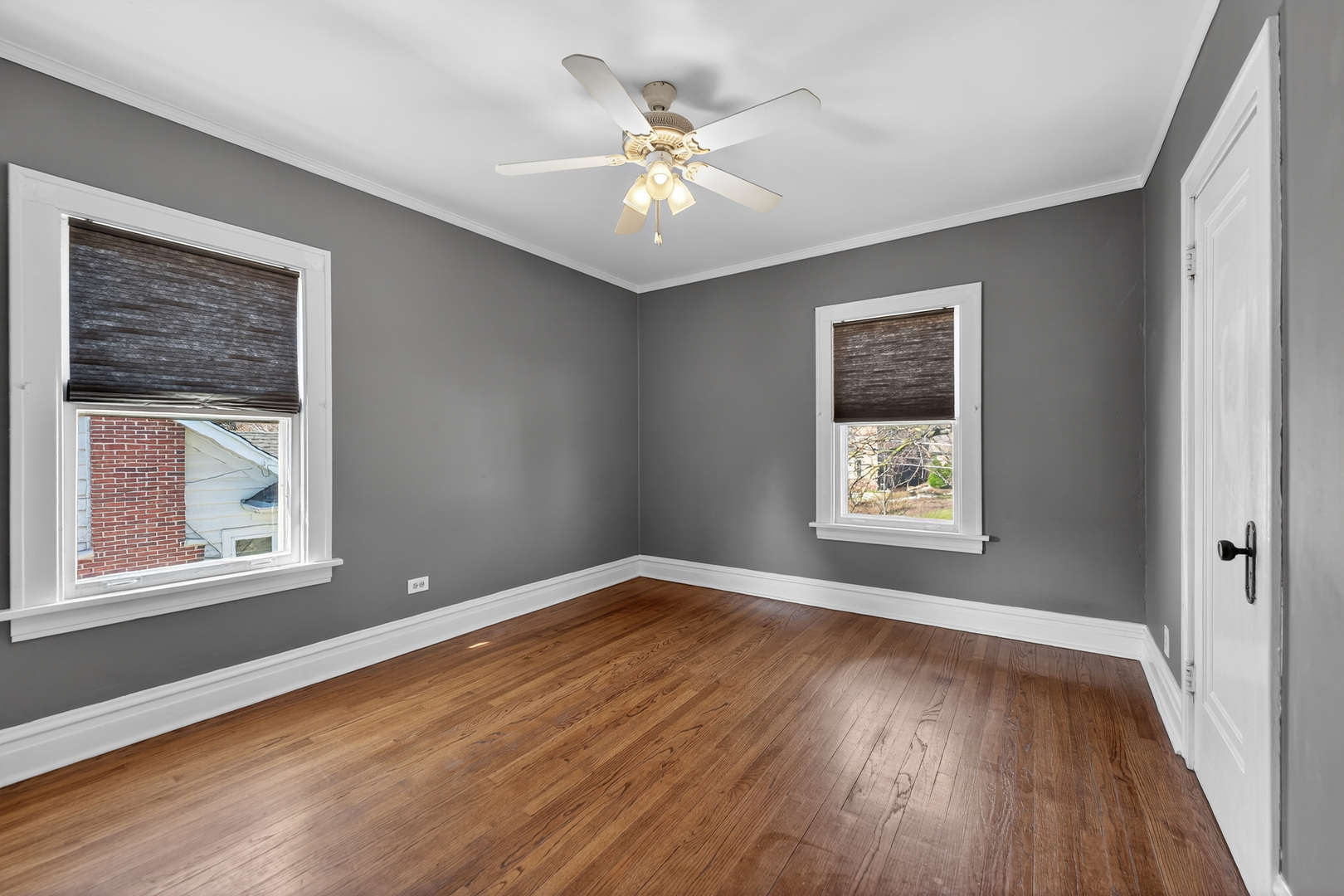 323 Hawthorne Boulevard