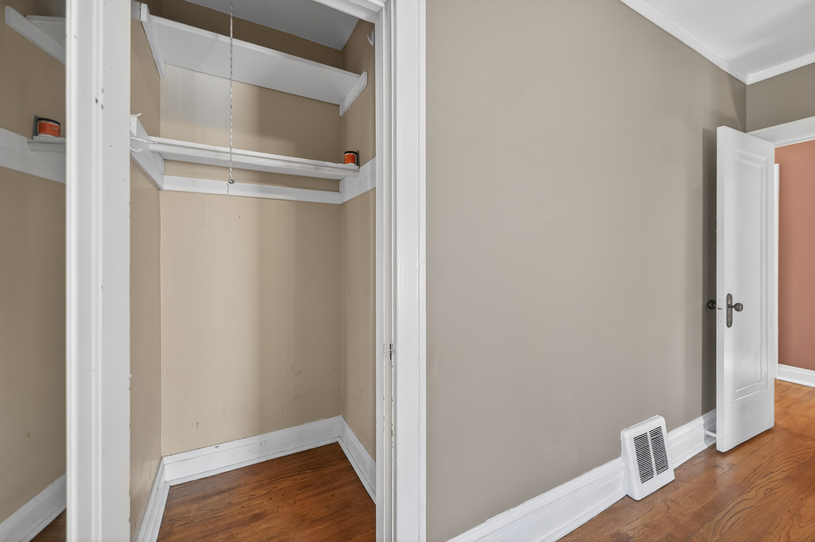 323 Hawthorne Boulevard