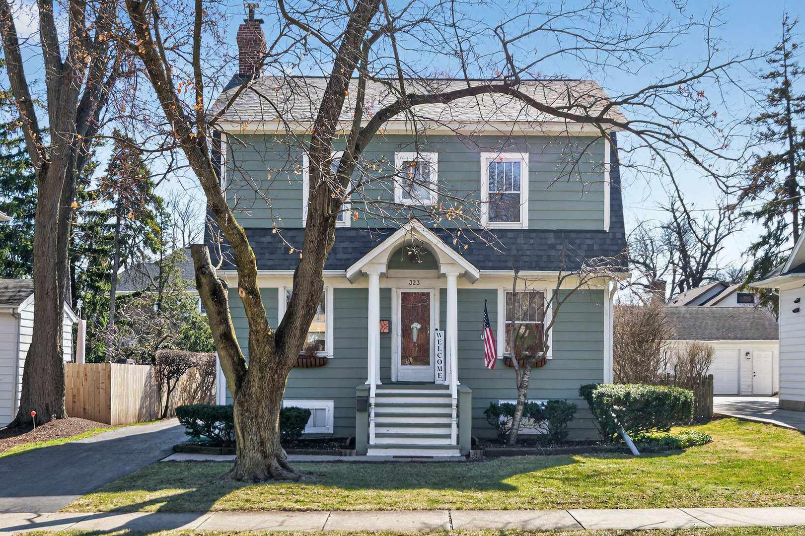 323 Hawthorne Boulevard