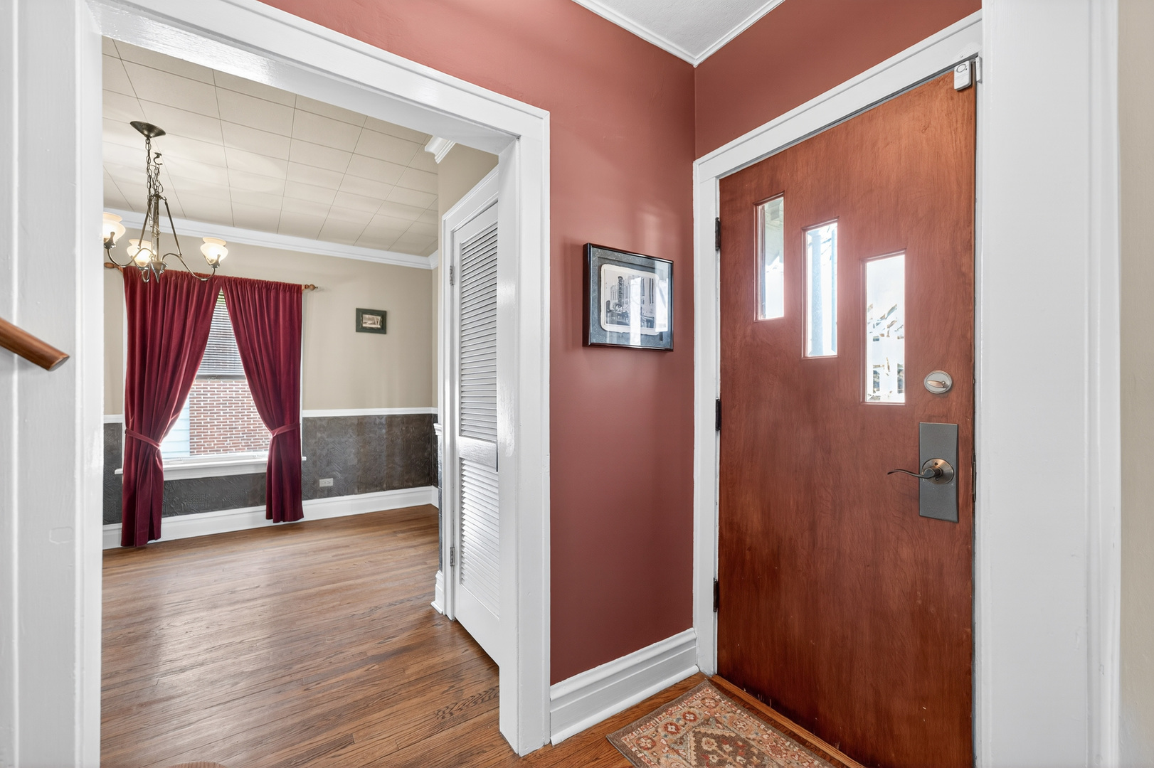 323 Hawthorne Boulevard