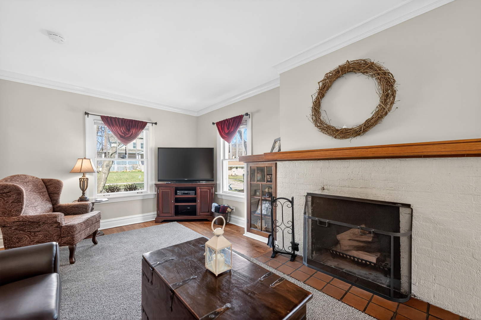 323 Hawthorne Boulevard