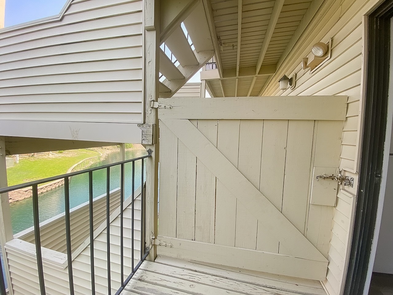 182 S Waters Edge Drive Unit: 201