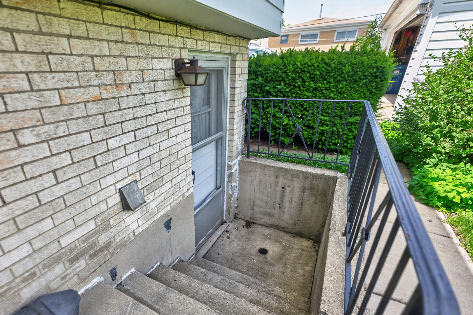 89 S Clarendon Avenue