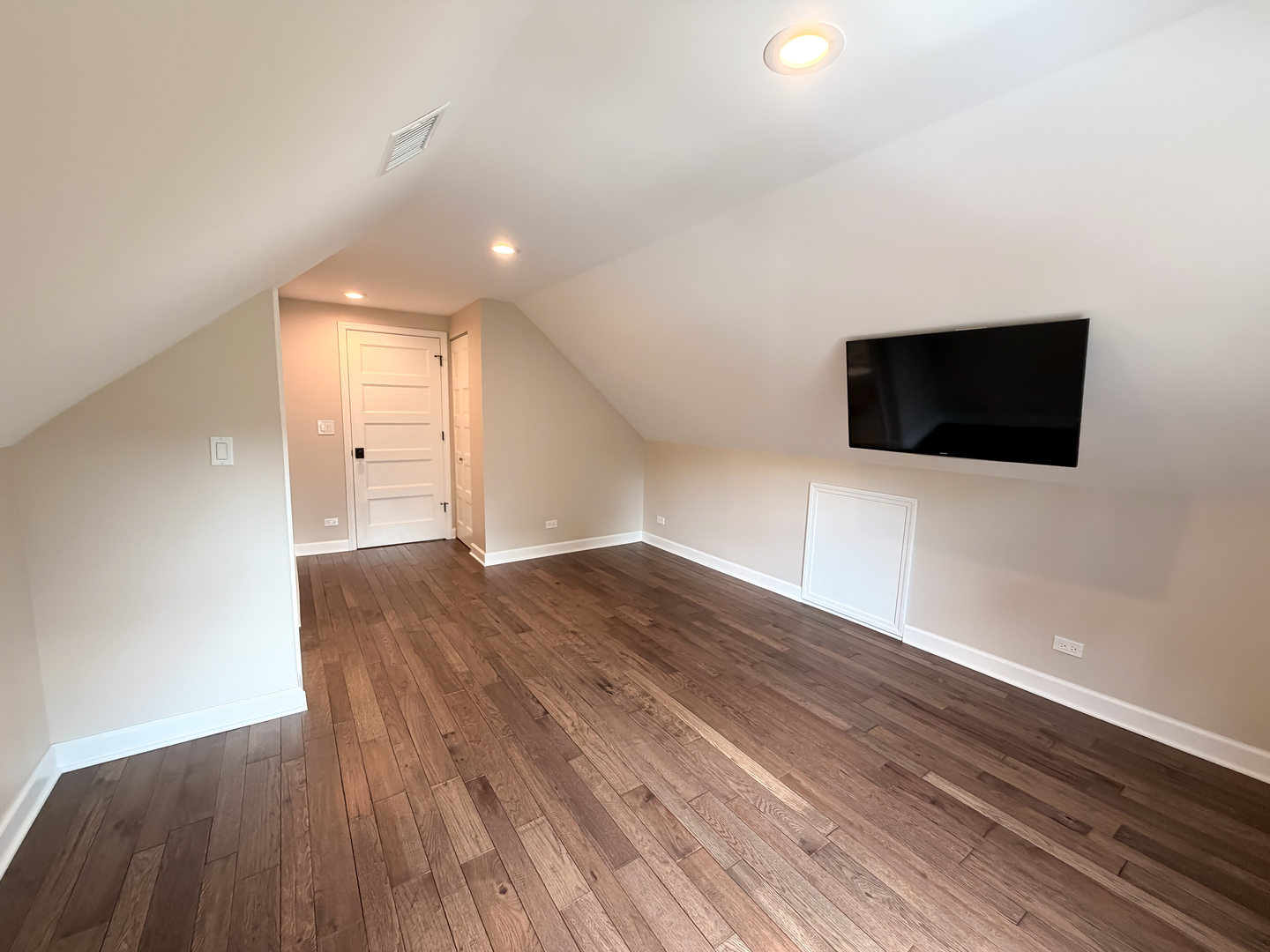 26W416 Macarthur Avenue