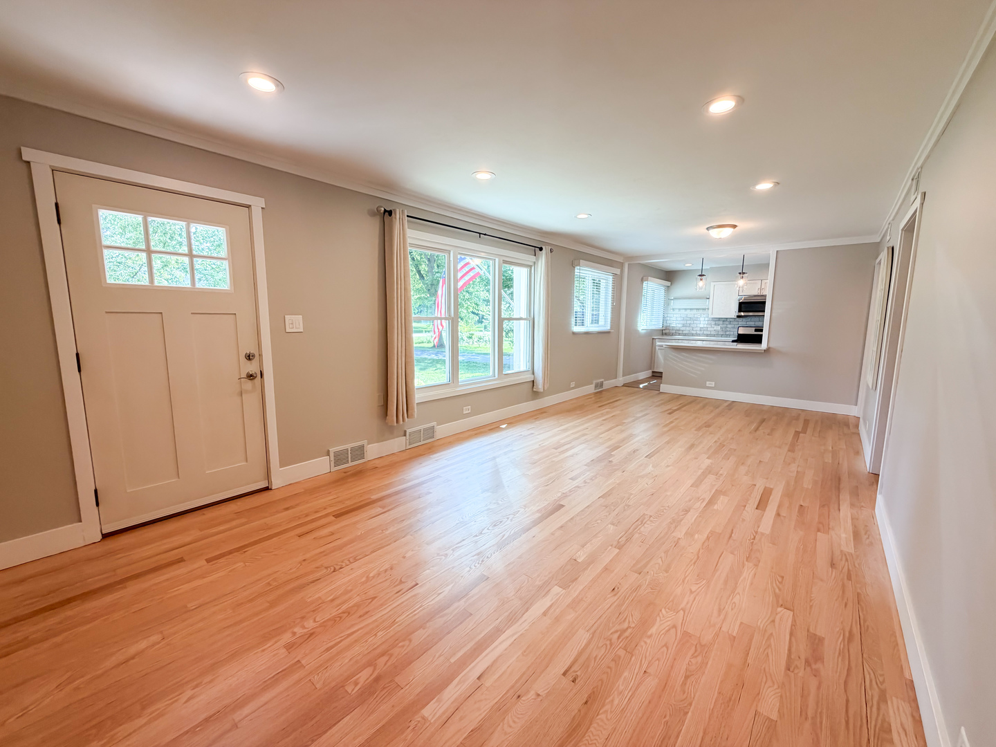 26W416 Macarthur Avenue